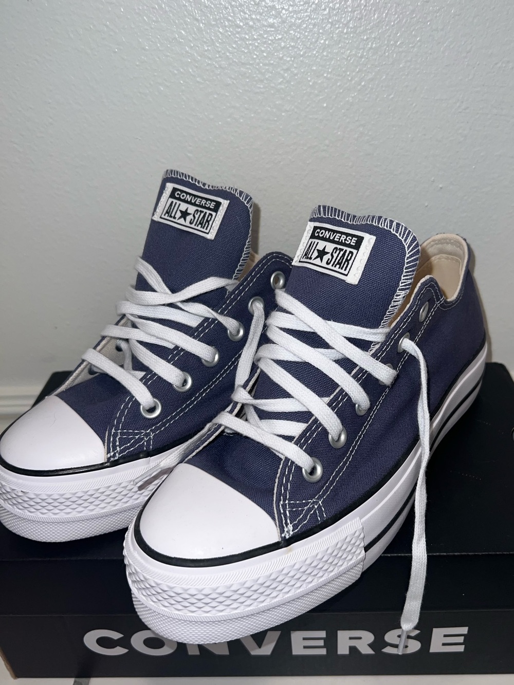 Converse Lift / platform size 9 womens (7 mens)